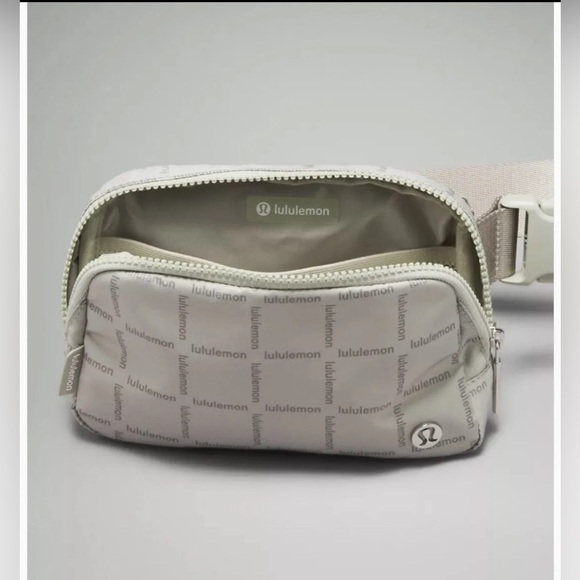 NWT *SOLD OUT Lululemon Everywhere Belt Bag 1L Wordmark Grid Mini Raw Linen - Picture 7 of 7